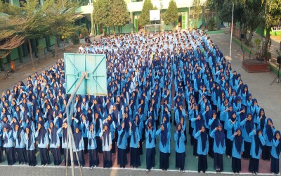 Siswa MTsN 4 Bogor Menyambut Pagi dengan Ceria